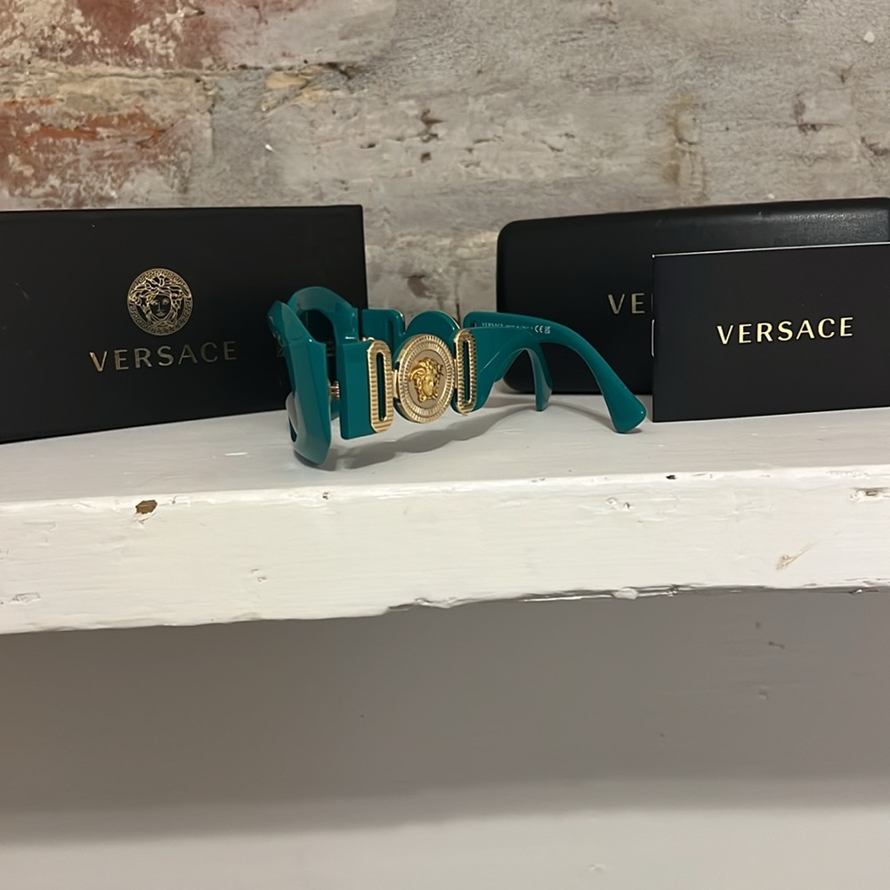 Versace MAXI MEDUSA BIGGIE Sunglasses Turquoise/Aqua - Picture 2 of 8